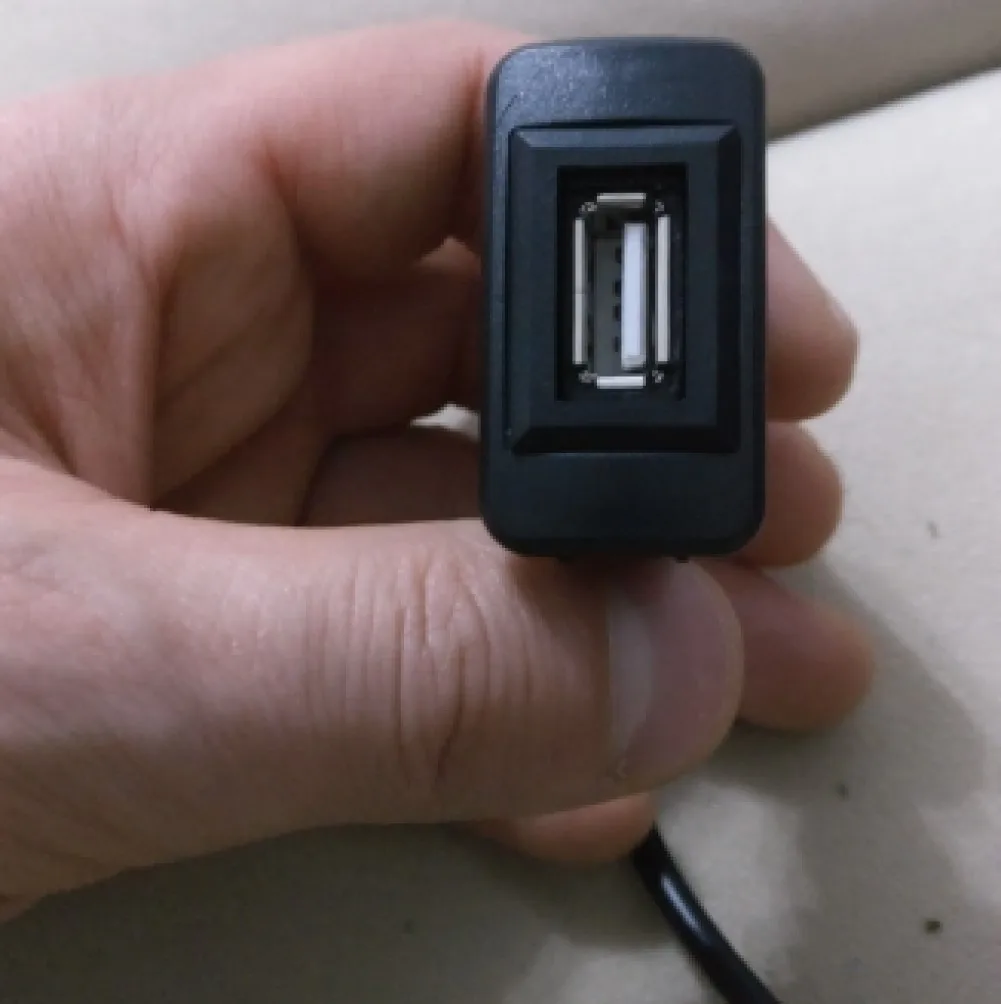 Линия свинцовый шнур-удлинитель USB Интерфейс адаптер кабель приборной панели заподлицо бадминтон гусиное перо для передачи данных и зарядки устройств передачи автомобиля провода для VIGO