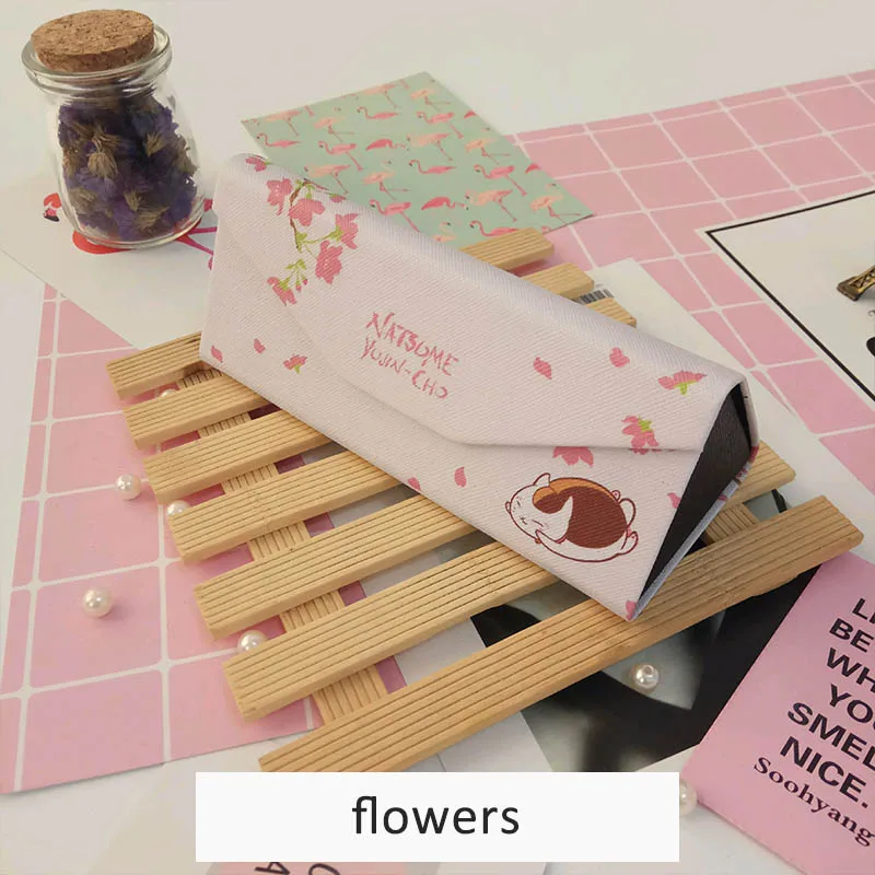 flowers Чехол для очков s Чехол для очков защита для очков высшего класса PU складные треугольники портативные солнцезащитные очки коробка легко носить с собой - Цвет: flowers