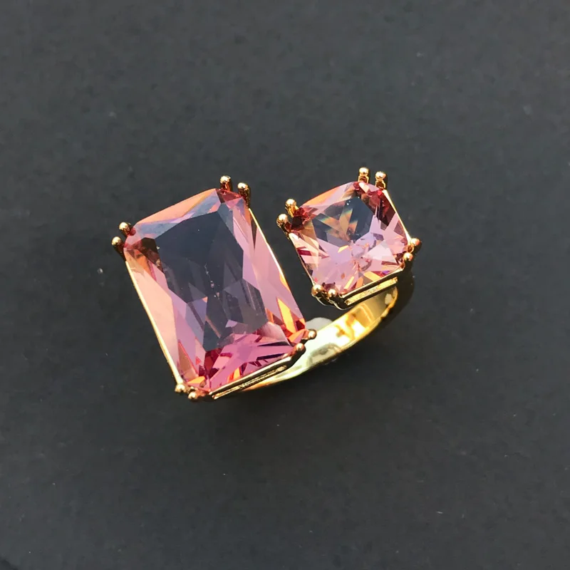 スクエア　リング　ズルタナイト装飾的なデザインのリング　カラーチェンジ 約14号強 ズルタナイト スクエア リング 指輪 カラーチェンジ効果あり