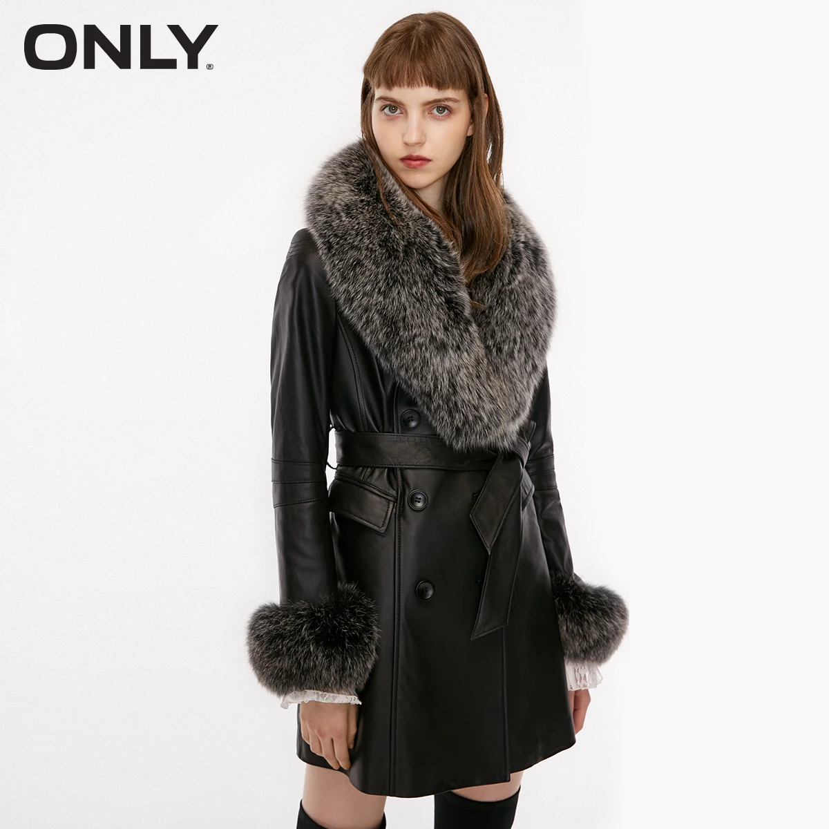 Женская кожаная куртка с воротником из лисьего меха | 118328513 - Цвет: BLACK