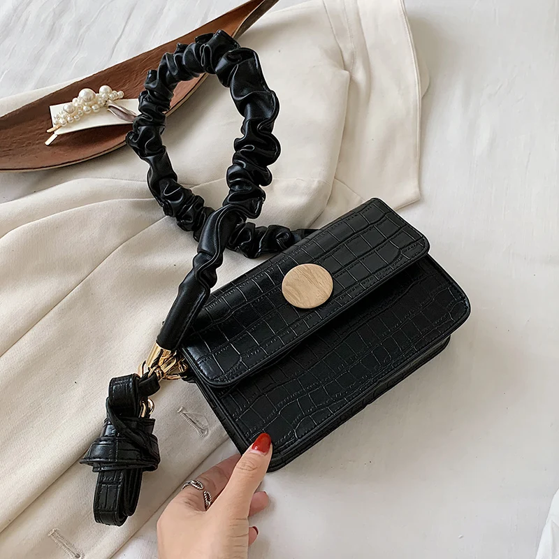 

Premium Texture Small Bags Fold Underarm Bags 2020 New Simple Shoulder Messenger Bags Simple and Practical Female Bag Sanrio Gg
