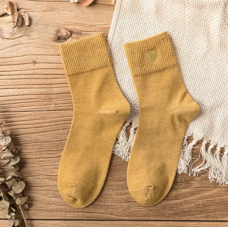 Высококачественные удобные и дышащие носки из хлопка с вышивкой в виде сердечек, женские носки - Цвет: Цвет: желтый