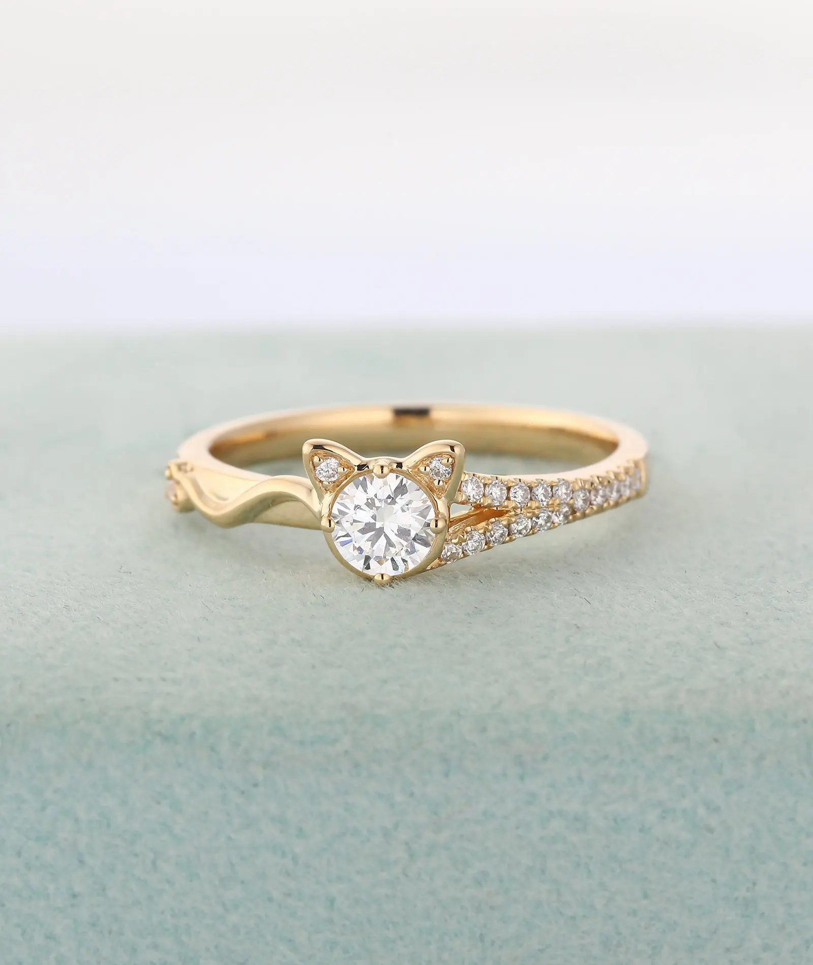 

Fashion cute golden crystal cat ring female jewelry accessories romantic animal simple ring jewelry gift