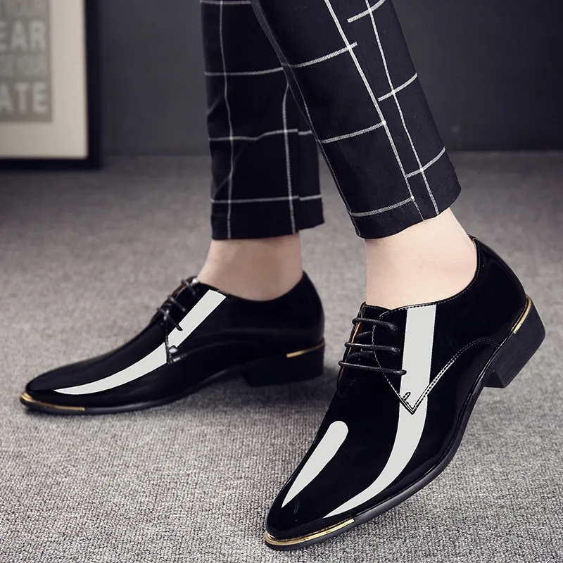 

Shoe Leather Shoes Middle Business Correct Dress Leather Shoes