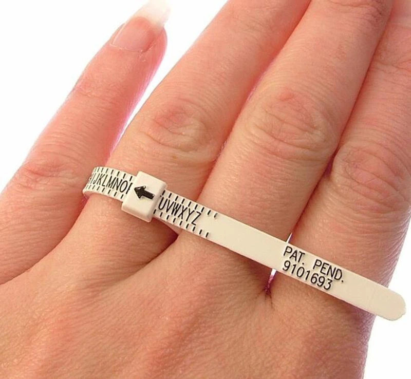 Juego de 2 herramientas de medición de tamaño de anillo, que incluye  cinturón de medición de anillos estándar de EE. UU. y medidor de dedo de  anillo