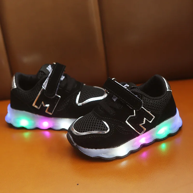 JUSTSL Spring Autumn New M Word LED Light-Up Child Shoes Boys Girls Fashion Sneakers Kids Net Toddler Toddler Shoes