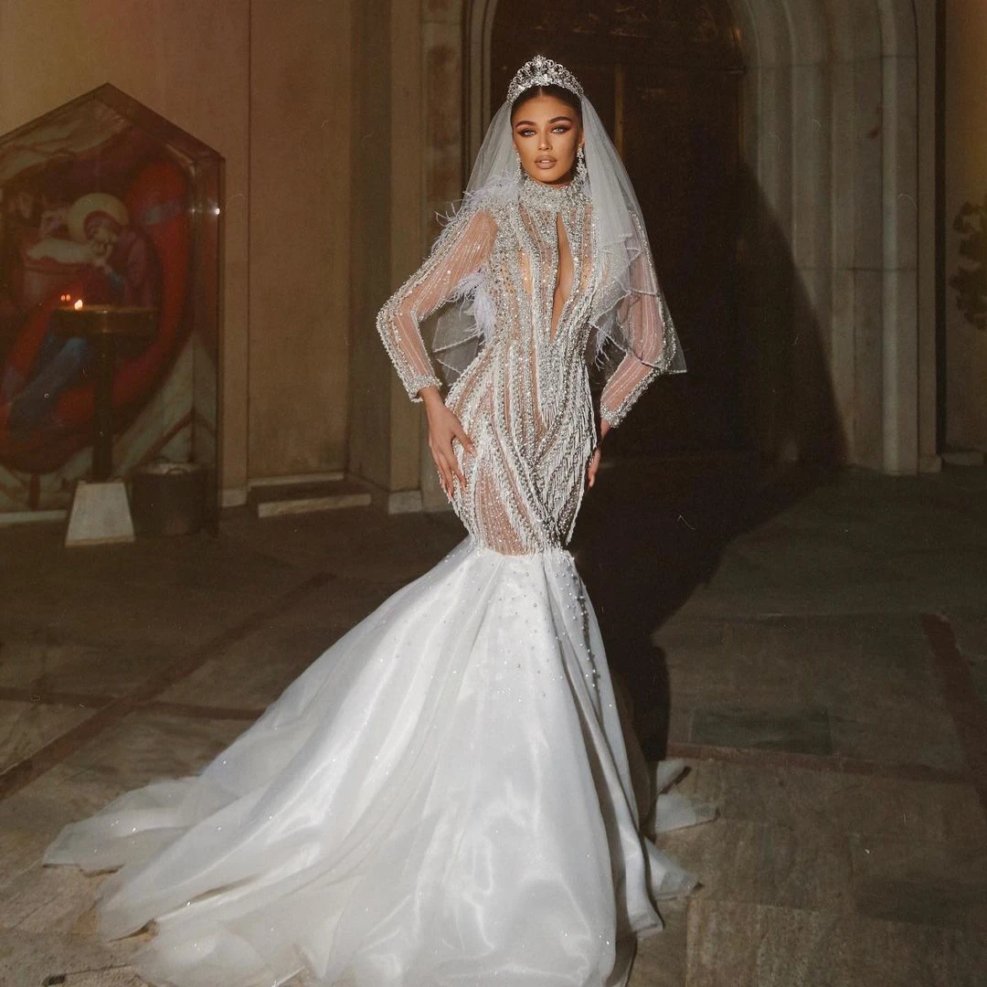 

Свадебное платье-русалка, из тюля, с бахромой и прозрачными кристаллами, с высоким воротом, с жемчугом