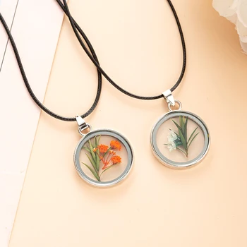 

Real Natural Dried Flower Necklace Round Glass Pendant Necklace For Women Gift Jewelry Wholesale Mother's Day Gift