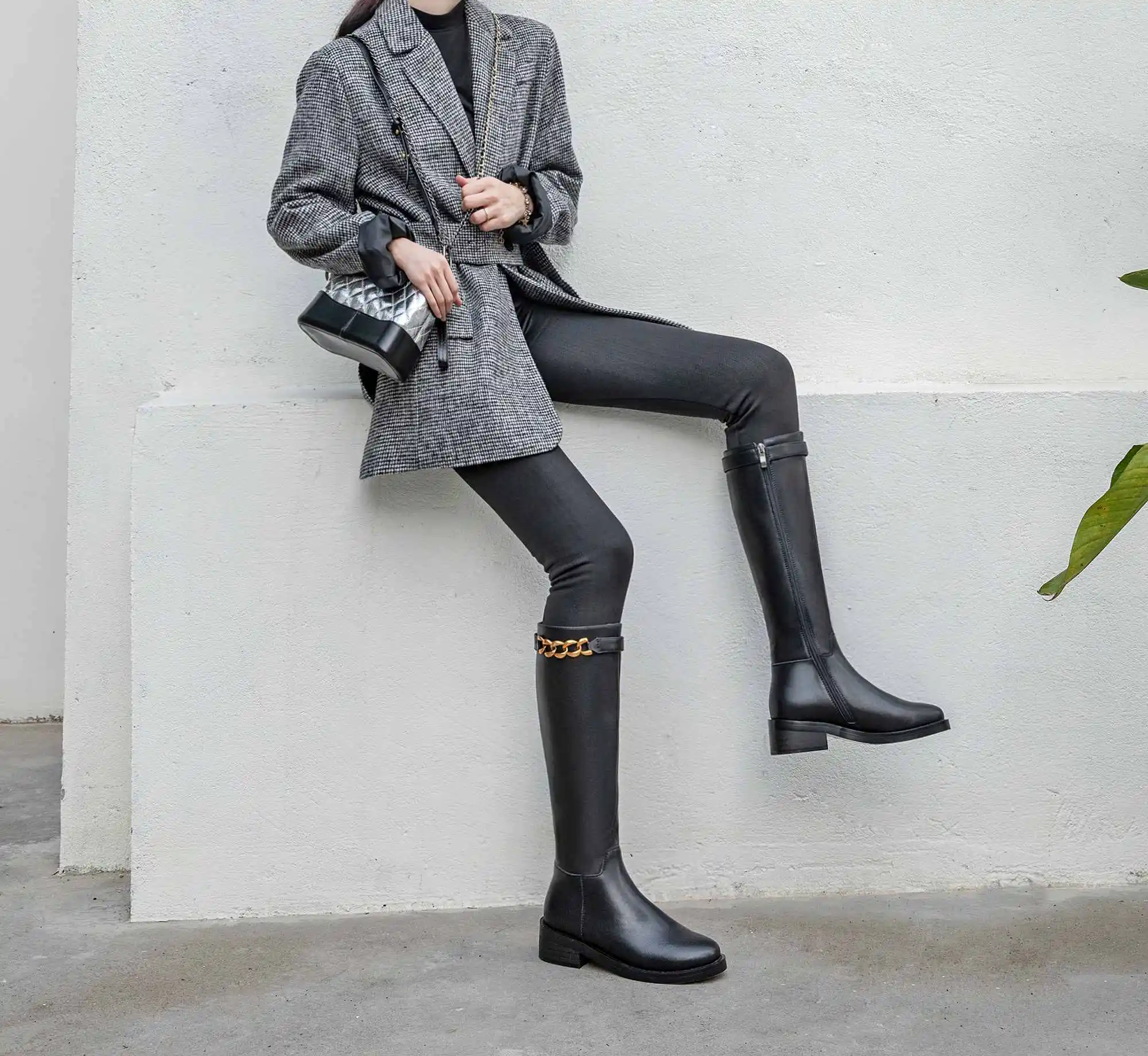 Brand riding boots women's motorcycle boots genuine leather metal chains med-heels gorgeous knee high boots women knight boots