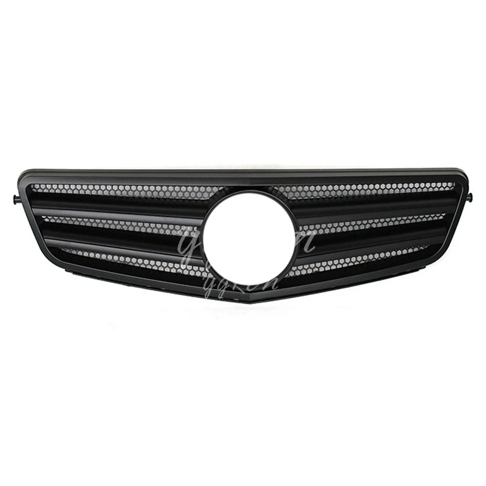Решетка переднего бампера для Mercedes Benz C class C250 C300 W204 2007