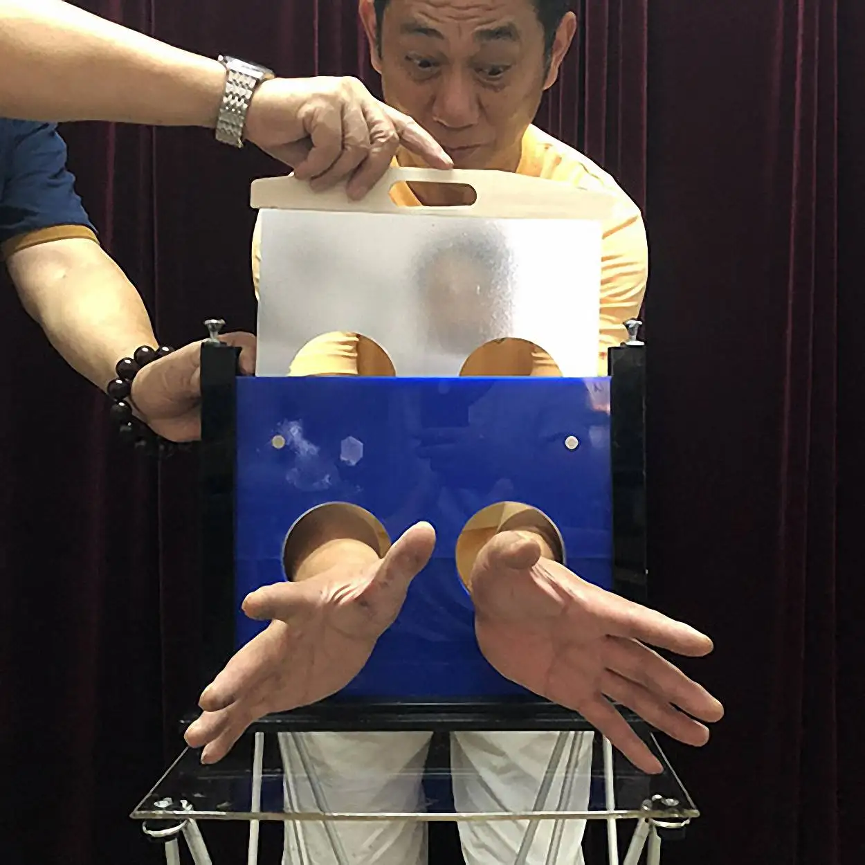 Double Wrist Chopper Stage Magic / Magic Trick, Gimmick, PropsMagic