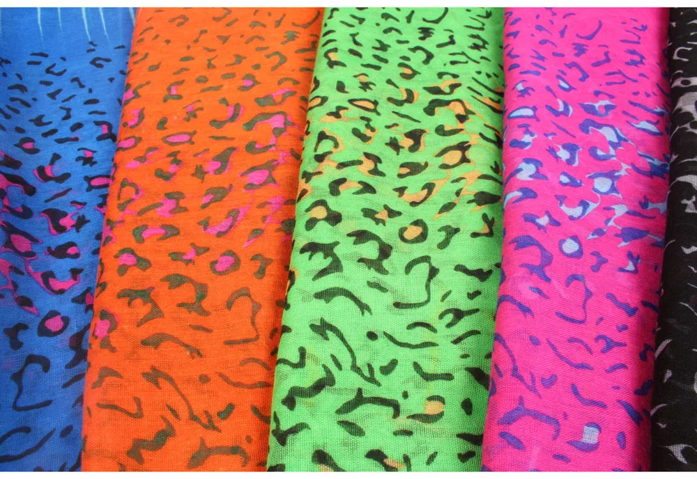 Spring And Summer Autumn Europe And America Hot Selling Women's Silk Scarves Gradient Leopard Figure Printed Voile Scarf Lo
