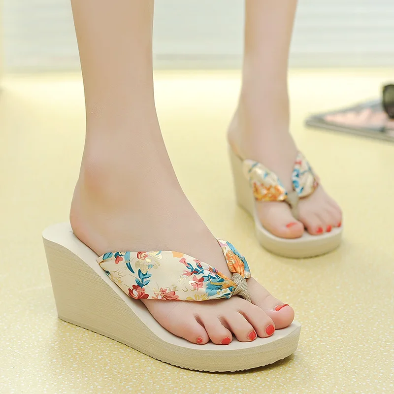 

Summer Bohemian Women High Heels Flip-flops Women's Slanted Heel Beach Sandals Women's Anti-slip Thick Bottomed Flip-flops