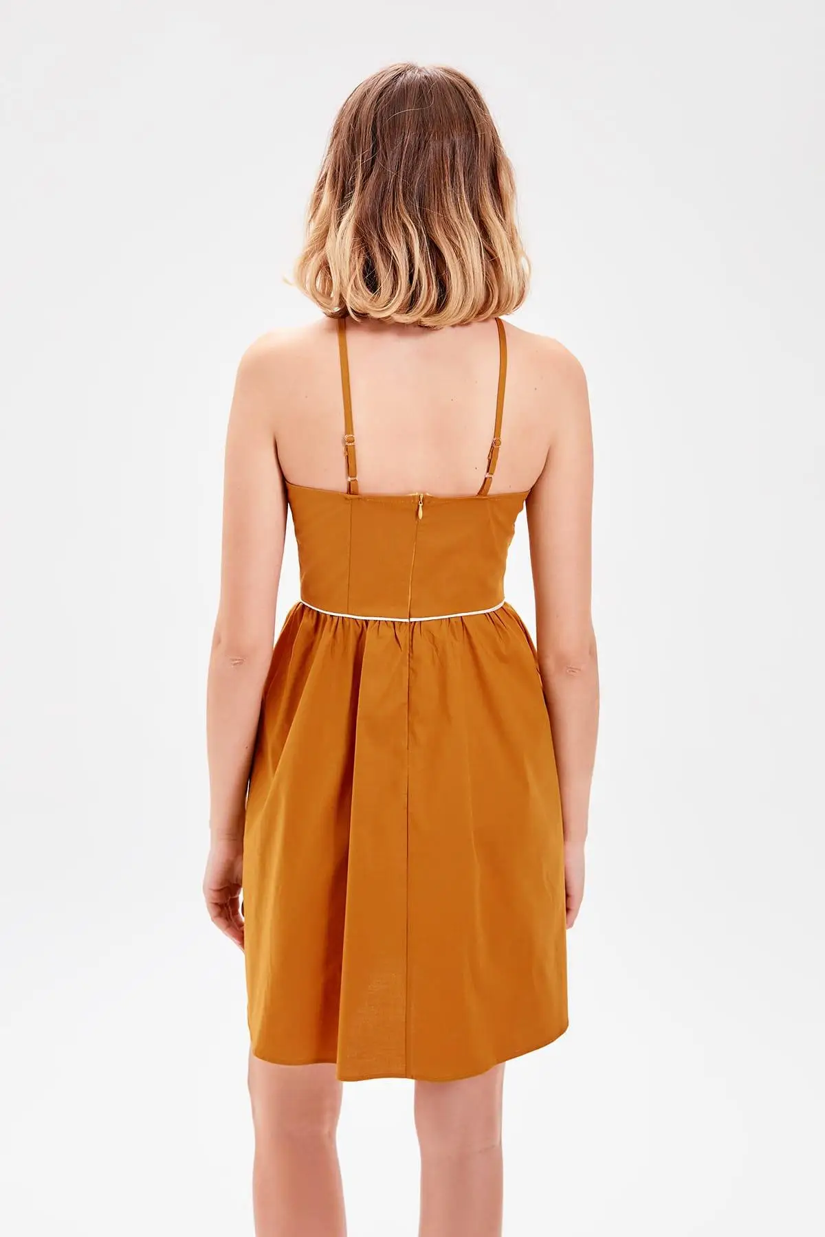 Платье с лямкой на шее Trendyol Camel TWOAW20EL0205|Платья| |