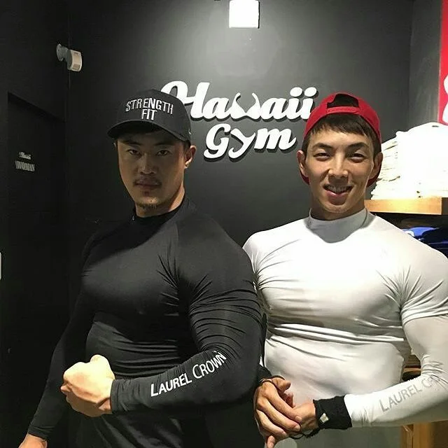 Muscle Brother стиль Фитнес-тренировка с длинным рукавом Базовая рубашка Топы дышащая эластичность Влагоотводящая быстросохнущая облегающая