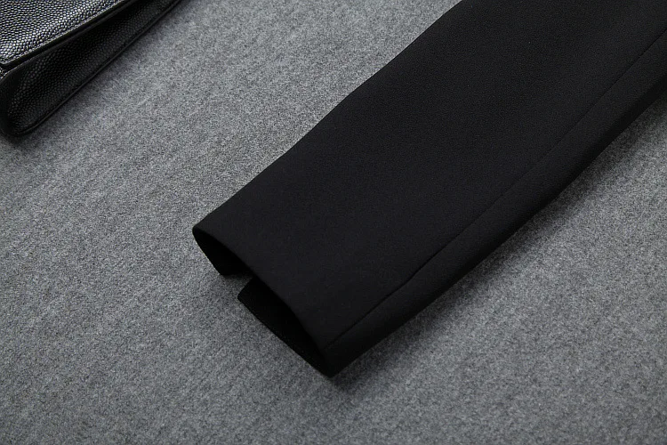 11904300748_277691265