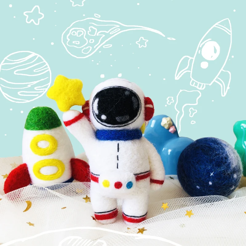 Astronaut pendantwool needlepoint kit wool felt needle felting pendant craft needlecraft DIY handmade | Дом и сад