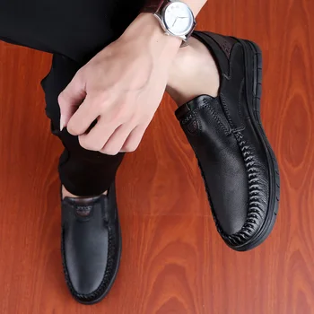 

Men Leather Shoes outdoor Luxury Casual shoes Men Loafers slip on Moccasins sneakers fashion Breathable Driving Men Shoes