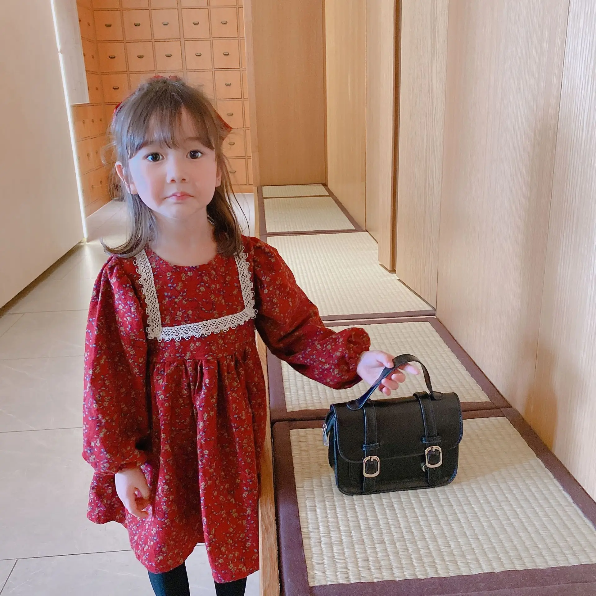 Платье для девочек Детская одежда Сезон осень зима Новинка с цветочным рисунком