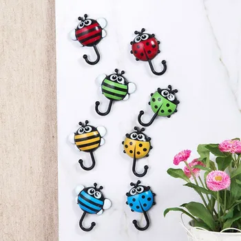 

Insect Sucker Hooks Creative Ladybug Cute Bee Cartoon Bathroom Wall Hooks Sucker Nail Hook Wall Decor porte manteaux mural