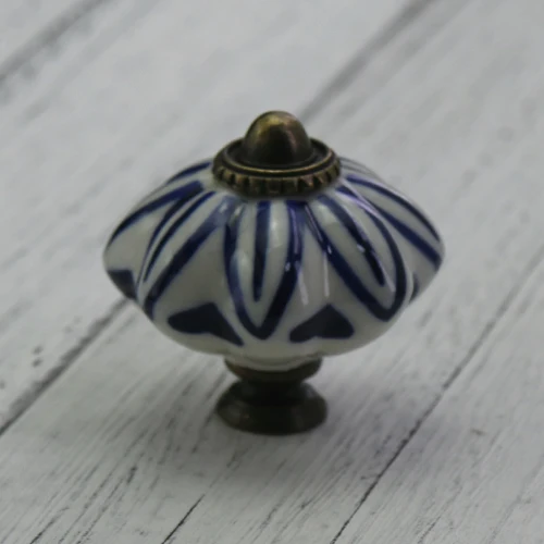 8 шт. керамические дверные ручки в виде тыквы синий и белый ручной раскрашенный шкаф ящик ручки для детской мебели ручки - Цвет: D