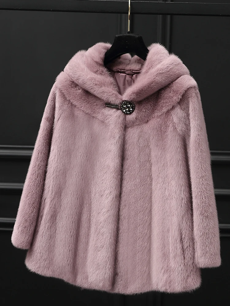 Мужские зимние парки inverno: Ново casaco de pele de vison das mulheres curto balanço onda Da Moda com capuz casaco de pele de vison