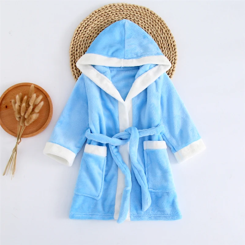 Sky blue Hooded robe Детские халаты пижамы для мальчиков и девочек банные халаты для детей, мягкие фланелевые полотенца с капюшоном, утолщенная одежда для сна из кораллового флиса Коралловое бархатное зимнее платье - Цвет: Sky blue Hooded robe
