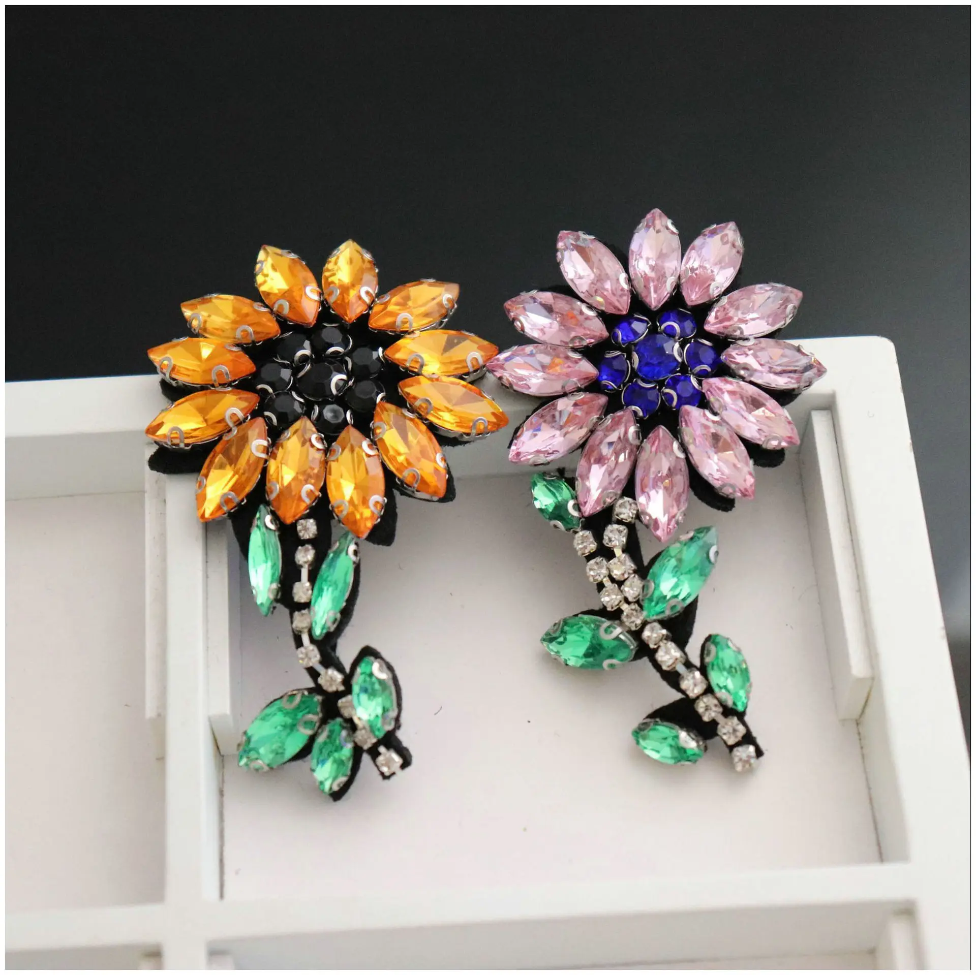 Handmade nail drill flower cloth stickers DIY clothes decoration patch applique sunflower brooch accessories