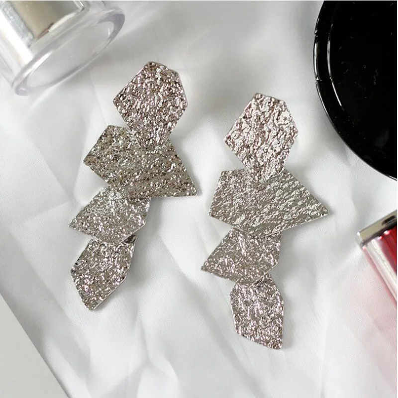Европейские преувеличенные металлические серьги для женщин геометрические нерегулярные Многослойные текстурные серьги модные ювелирные аксессуары