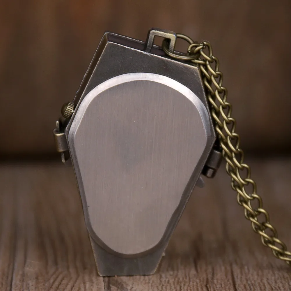 Vintage Hollow Pocket Watches Skull Design Quartz Pocket Watch Arabic Numberals Dial Pendant Necklace Chain Watch for Men Women