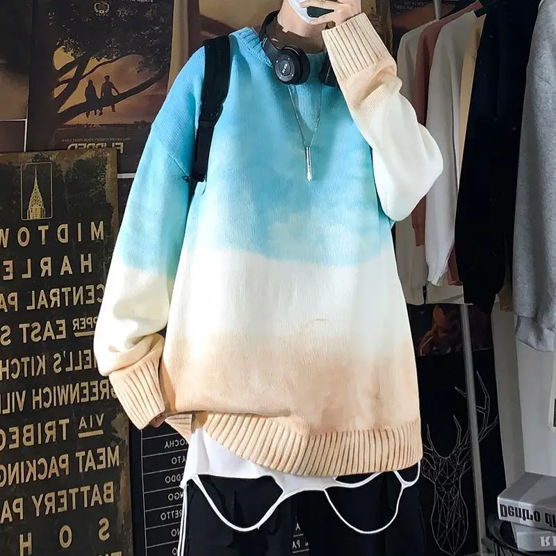 

Men's loose autumn and winter padded gradient color matching sweater Korean version trend.