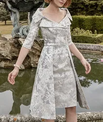 Lace Mother Of The Bride Dresses A-line V-neck Half Sleeves Knee Length Plus Size Short Groom Mother Dresses For Wedding