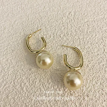 

South Korea Dongdaemun Sense of Design C- Pearl Ear Ring Earrings Female Cool Simple Elegant Versatile Fashion Ear Rings