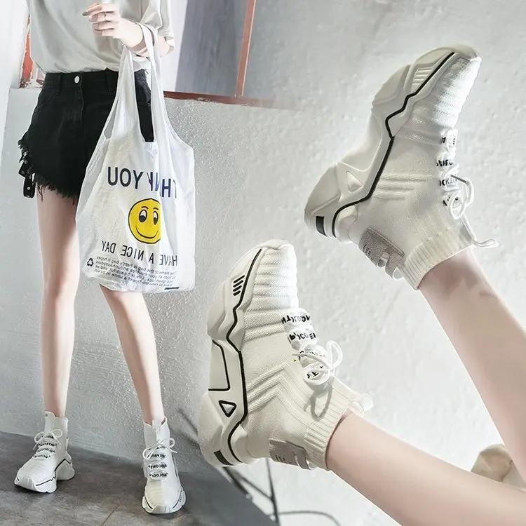 Высокие массивные кроссовки на платформе; женские повседневные модные кроссовки из эластичной ткани на шнуровке; Цвет черный, белый; Вулканизированная обувь