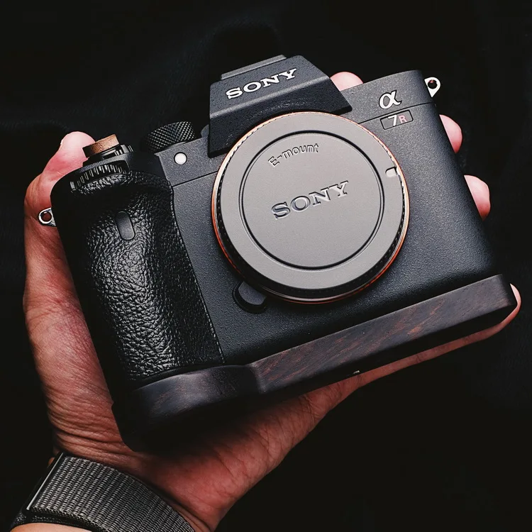 Высокое качество ручной работы деревянная ручка пластина Кронштейн для sony A7M4 A7R4 A9II A7R IV - Цвет: 2