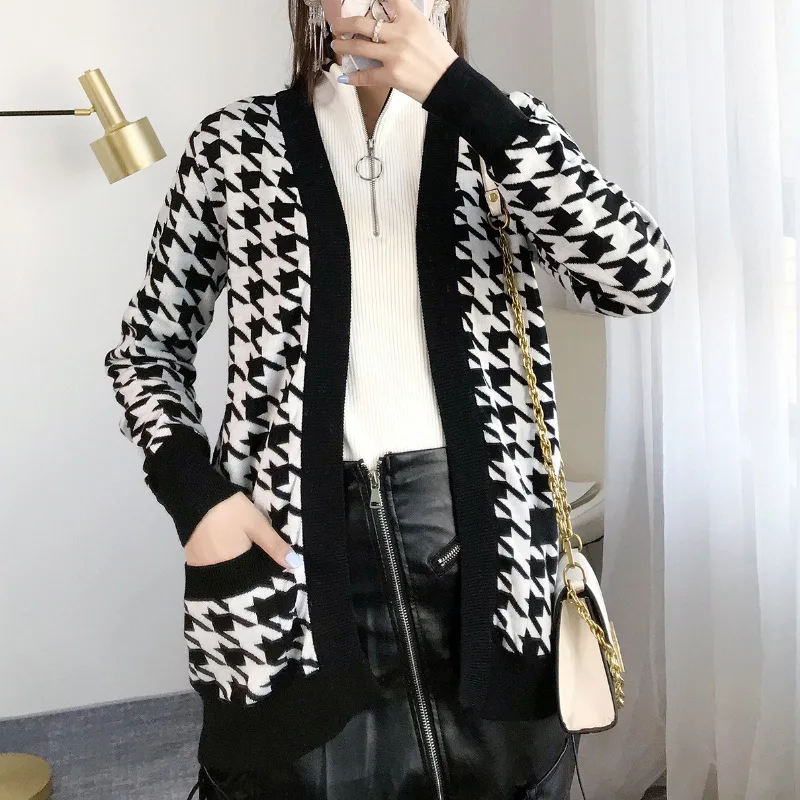 

Autumn 2019 New Black and White Color Block Thousand Bird Pattern Thin Knit Cardigan Fashion Casual Foreign Style Over Sweater