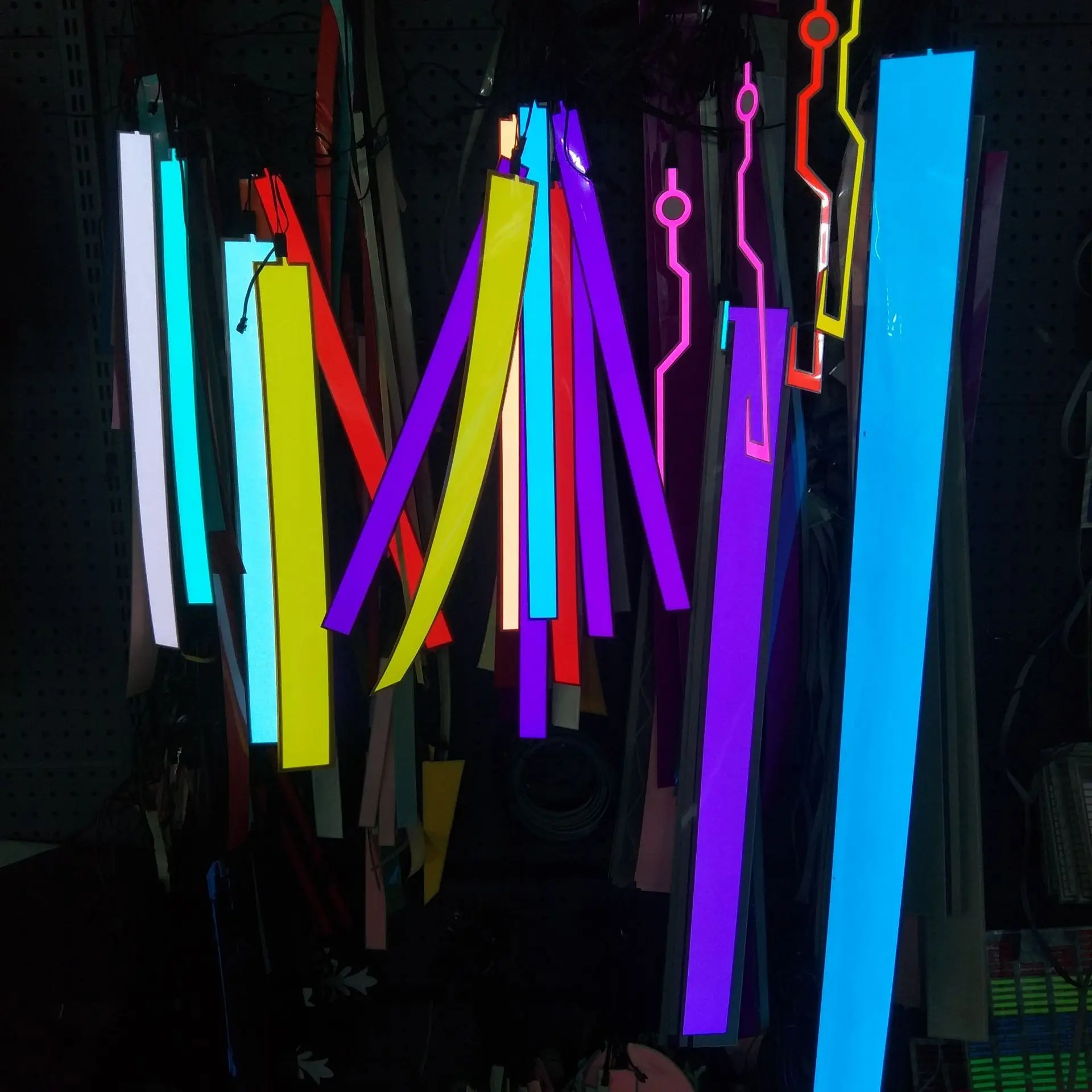 

SOURCE Factory Direct Selling El leng guang tiao Luminous Strip El Electroluminescent Panel Voice Shining Light Belt Size Custom