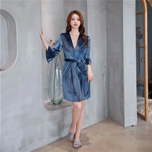 Комплект халатов; сезон осень-зима; женская теплая ночная рубашка из золотого бархата с расклешенными рукавами; комплект из двух предметов; модная домашняя ночная рубашка невесты