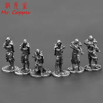 

White Brass Hunter Troop Miniatures Gun Soliders Figurines Toy Model Desktop Game Character Statue Decoration Crafts Accessories