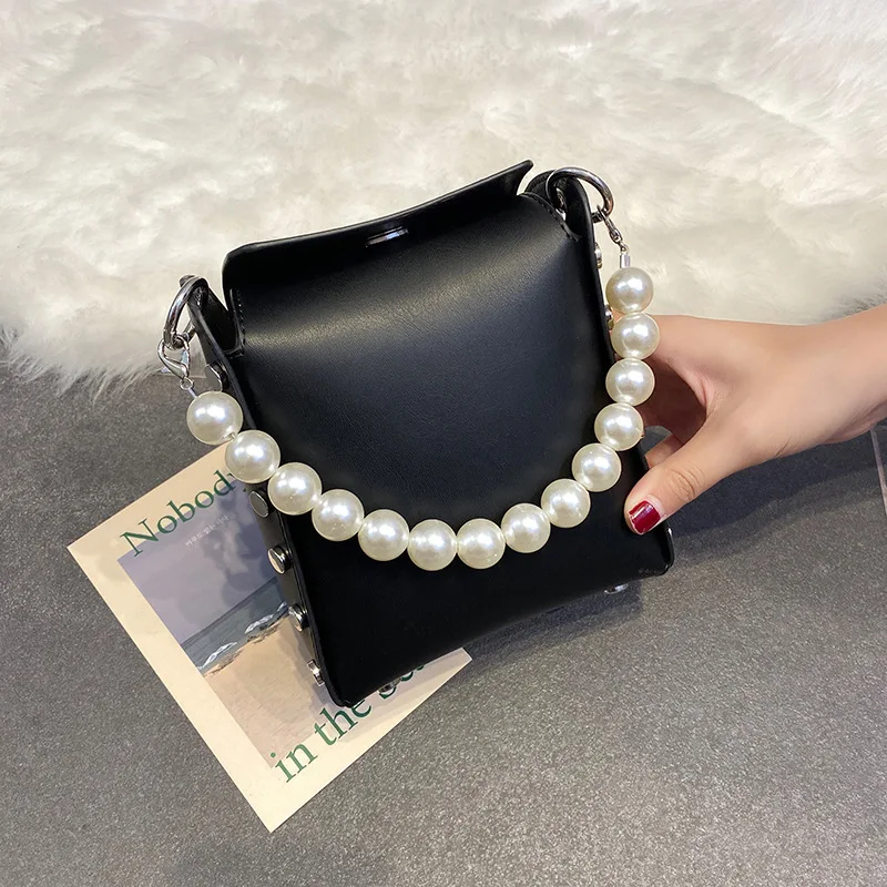 

women's bag 2020 summer bag pearl chain bag fashion Women's small handbag Shopper purse Shoulder bag rivet bag