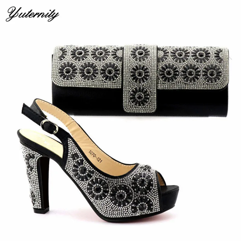 1070-421 168RMB 38-42 黑色