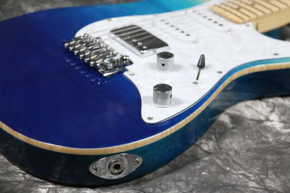 

Special gradient color flamed maple top guitar guitarra wood binding pearl white pickguard ssh pickups electric guitar
