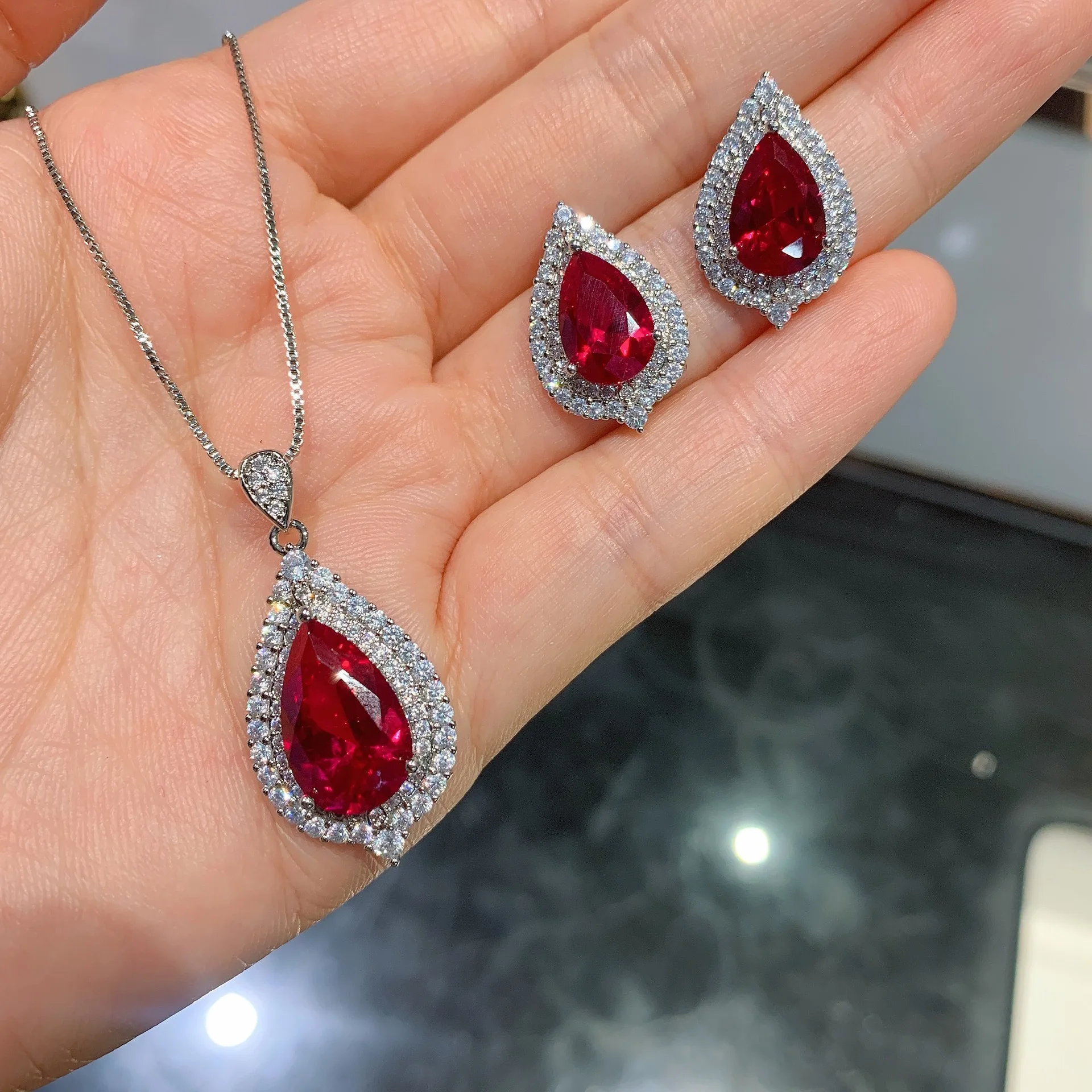 

Funmode Classic Red Waterdrop CZ Pendant Necklace Jewelry Sets For Women Gifts Pendientes boucle d'oreille Wholesale FS59