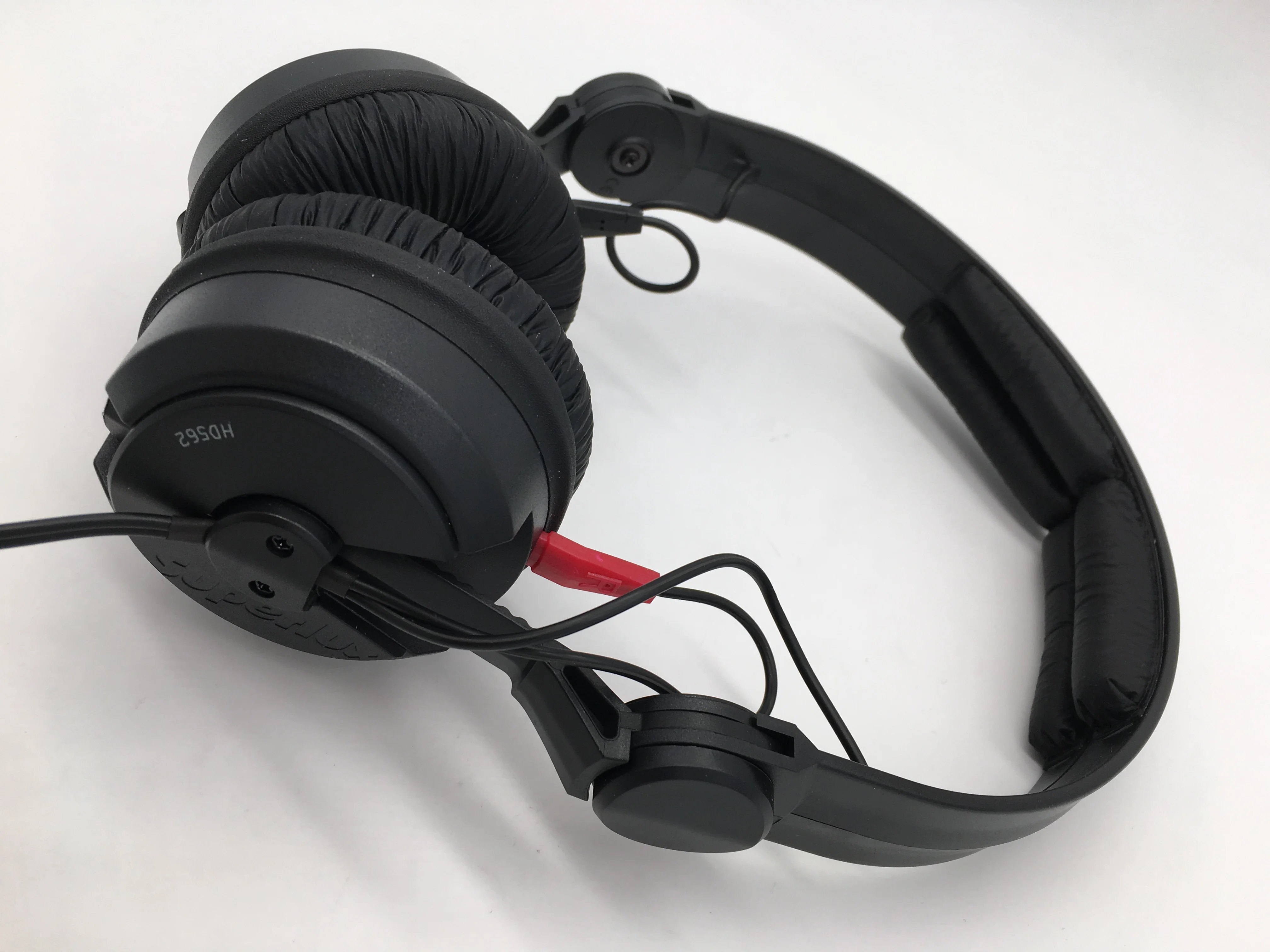 Superlux HD562 полный спектр мониторинга наушников Портативный DJ музыка шумоизоляция закрытого типа гарнитуры развлечения, live, studio