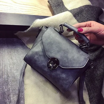 

2020 new female bag fashion lock shoulder bag simple small square bag retro messenger bag tide small bag