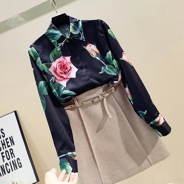 Blusa Estampada com Rosas