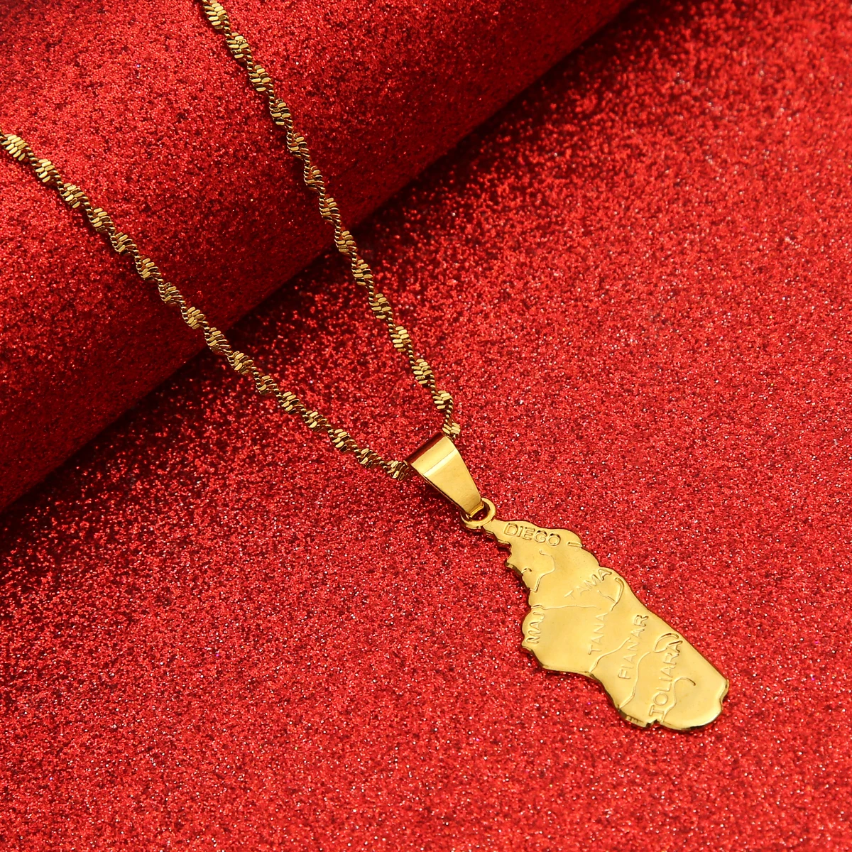 Fashion Madagascar Map Pendant Necklace Gold Color Malagasy Map Charm Jewelry 3