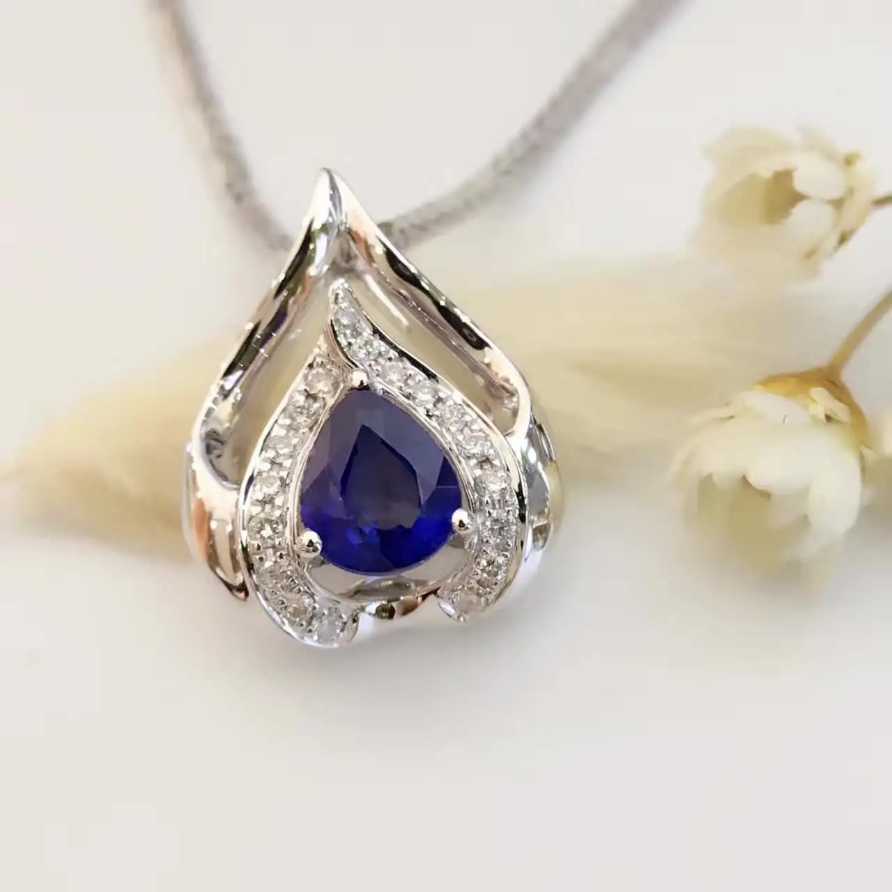 0.70ct+ 0.083ct 18K белое золото натуральный сапфир и кулон ожерелье с бриллиантами инкрустированные Завод Новое прибытие ювелирные изделия