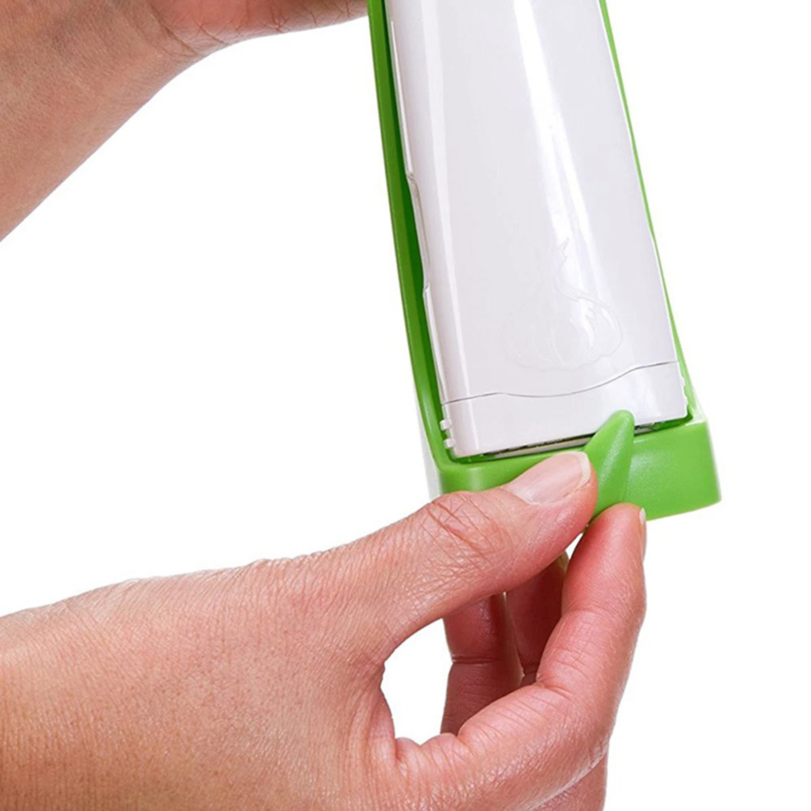 Garlic Cutter, Kitchen Garlic Slicer, Stainless Steel Safety Blade , Ergonomic Handle Easy Grip