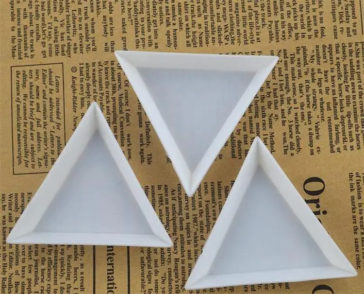 Nail Art Decoration Dotting Plastic Crystal Plastic Triangular Tray Rhinestone Diamond Stotrage Plate Manicure Tools 2/5pcs